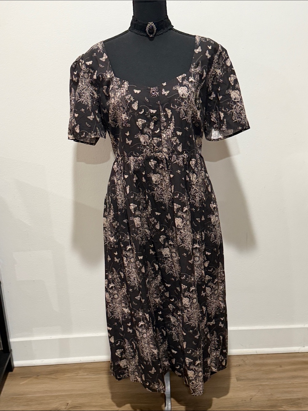 Disturbia Women’s Black Floral Midi Dress